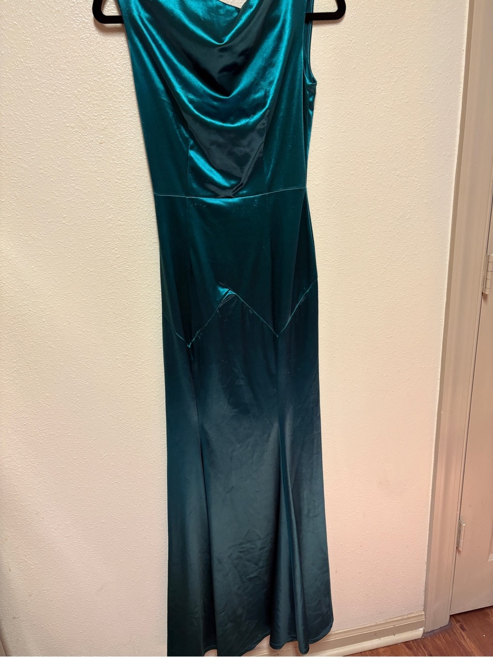 Elegant Jade green Satin Cowl-Neck Bodycon Maxi Dress
